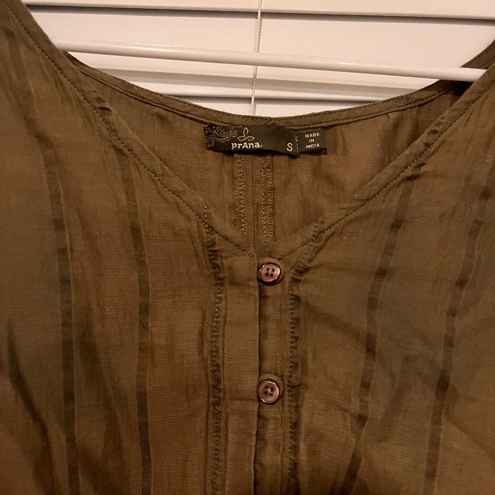 prAna shirt